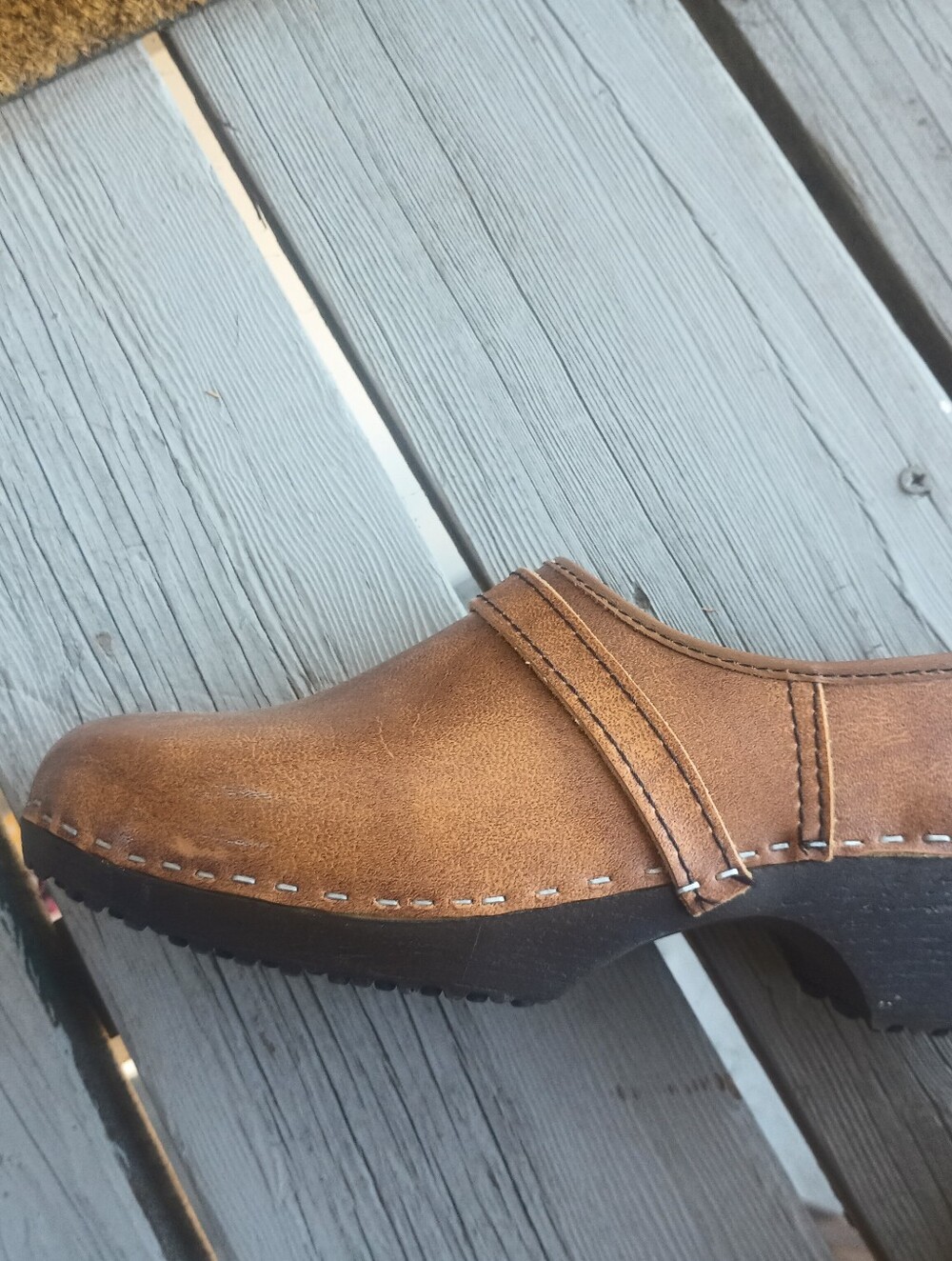 Clogs - Picture 10 of 12